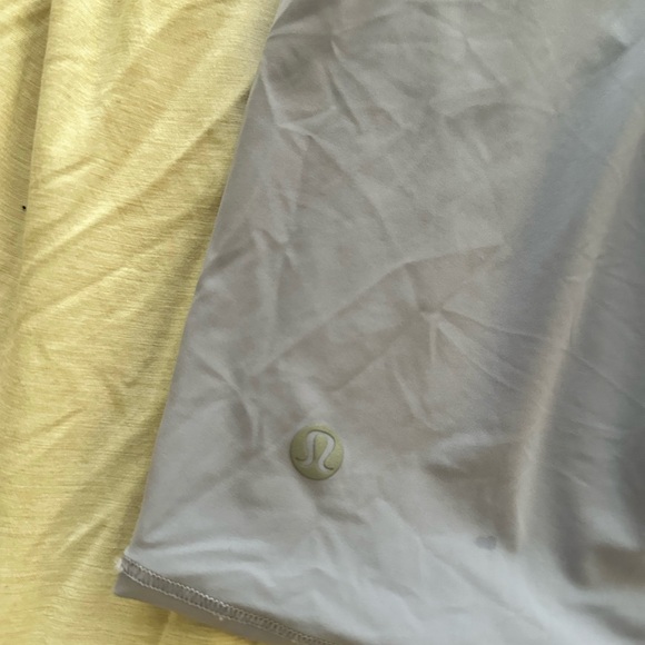 Lululemon size 12 blouse - Picture 5 of 7